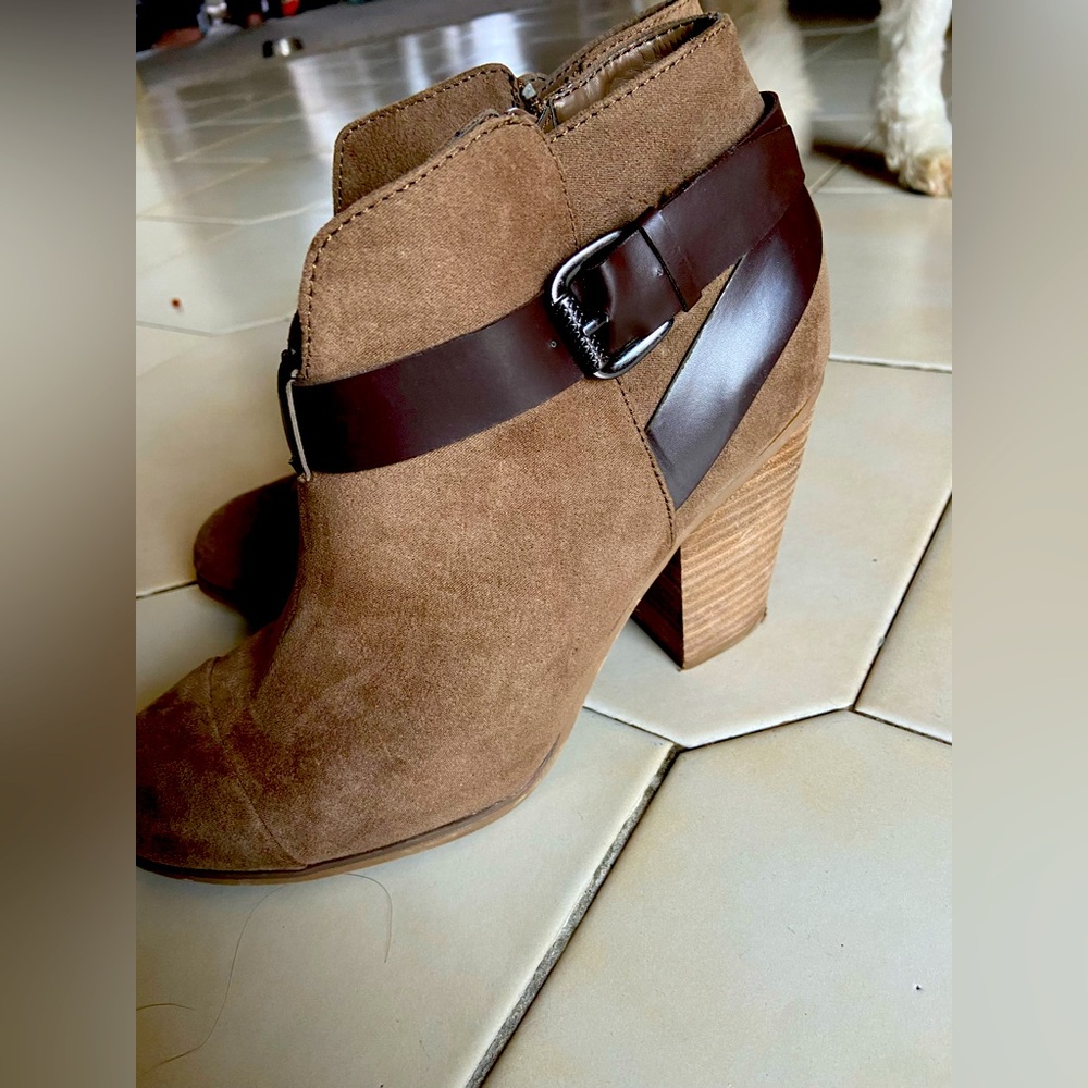 Carlos by Carlos Santana BROWN BOOTIES w buckle